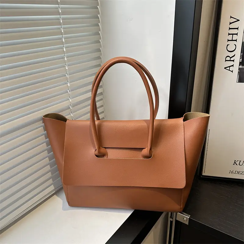 White Large Capacity Shoulder Bag for Women - Image 7