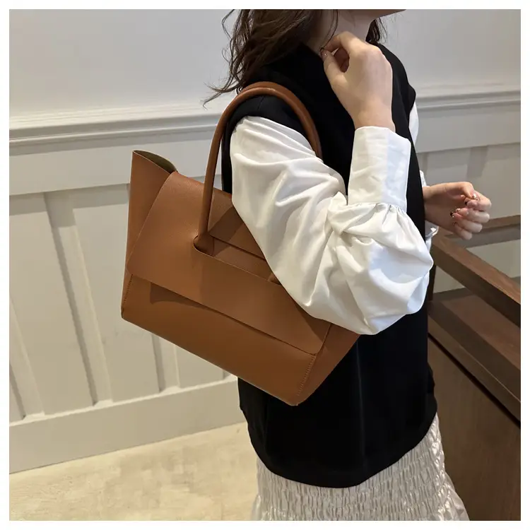 White Large Capacity Shoulder Bag for Women — feature 18