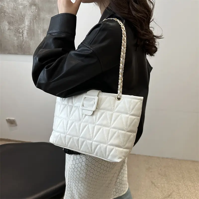 Black Quilted Crossbody Bag for Women 2025 - Image 7