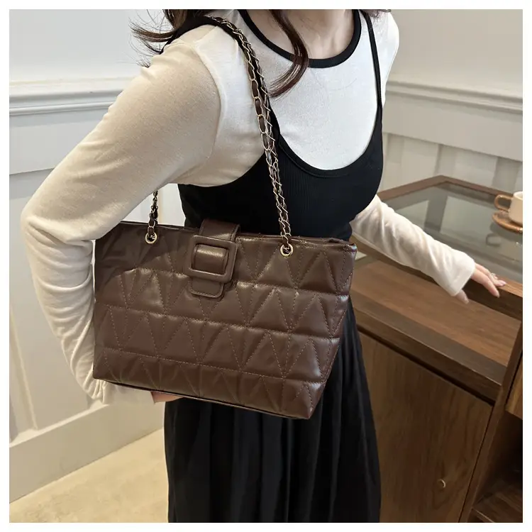 Black Quilted Crossbody Bag for Women 2025 — feature 13