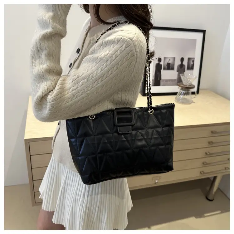 Black Quilted Crossbody Bag for Women 2025 — feature 16