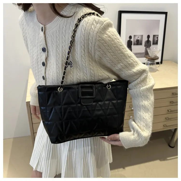 Black Quilted Crossbody Bag for Women 2025 — feature 17