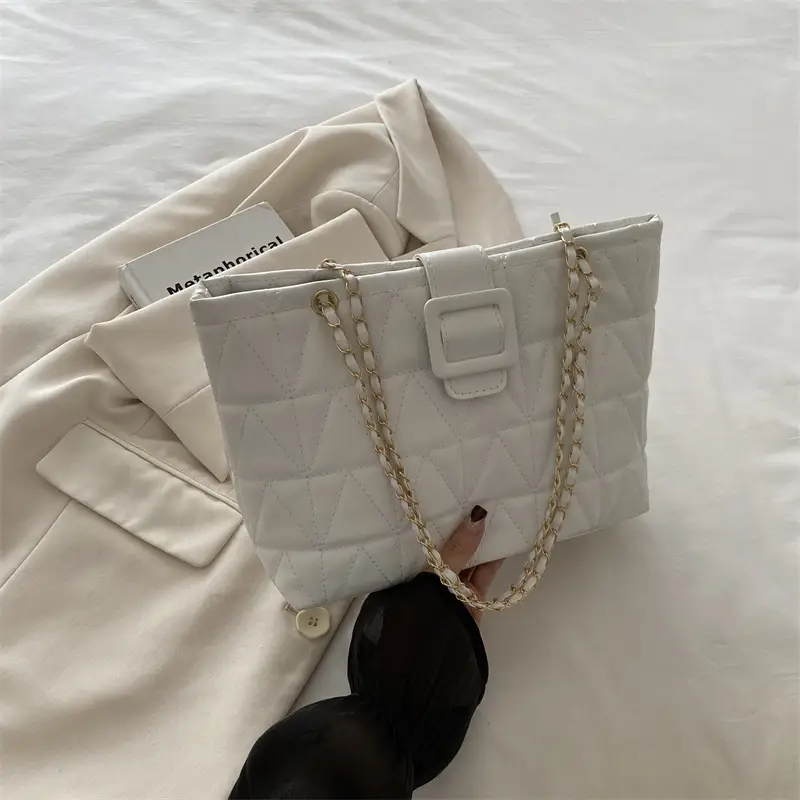 Black Quilted Crossbody Bag for Women 2025 - Image 4