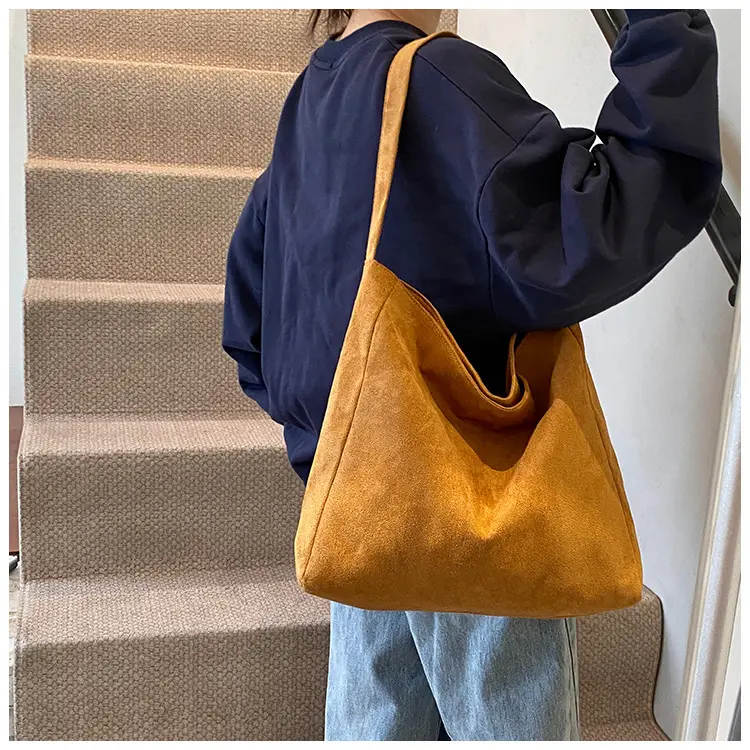 Black Fleece Tote Bag Large Capacity Work Commuter Shoulder Bag — feature 15