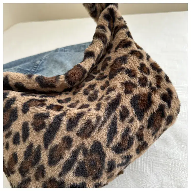 Leopard Plush Women's Shoulder Bag 2021 Autumn Winter — feature 19