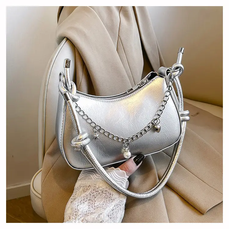 Red Chain Strap Women's Shoulder Bag 2024 — feature 23
