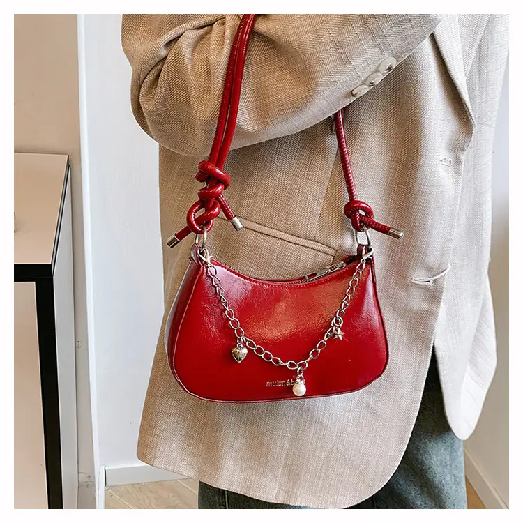 Red Chain Strap Women's Shoulder Bag 2024 — feature 9