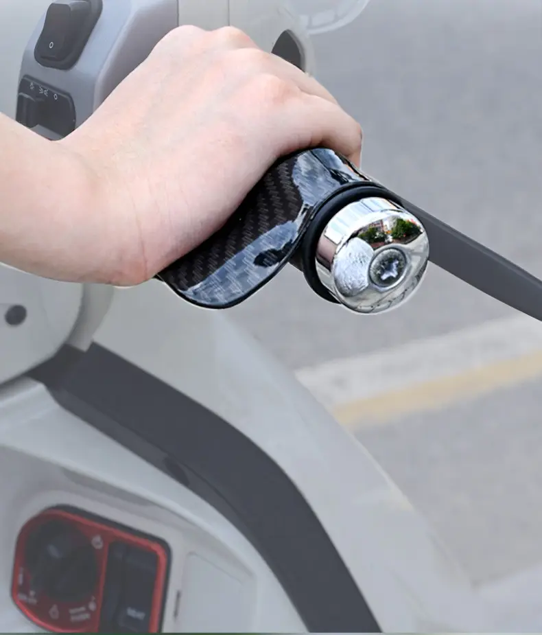 Motorcycle throttle handle clip for constant speed cruise assist — feature 9