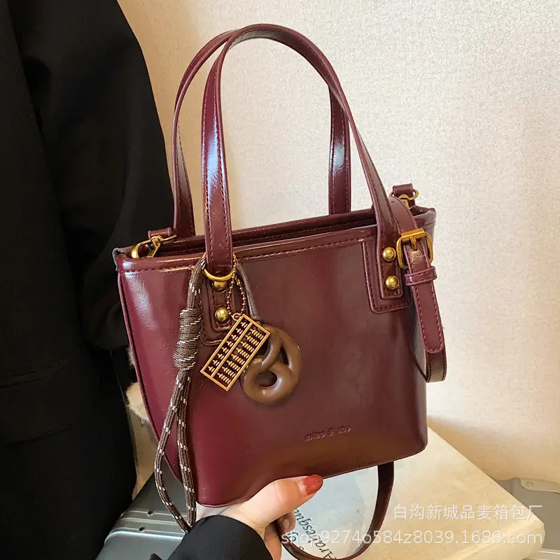 Vintage Brown French Niche Handbag for Women - Image 6
