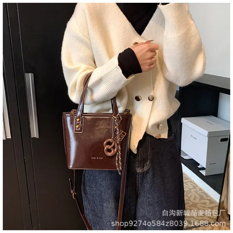 Vintage Brown French Niche Handbag for Women — feature 15