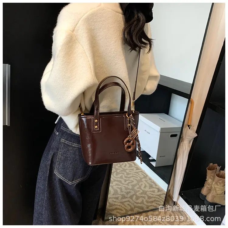 Vintage Brown French Niche Handbag for Women — feature 16