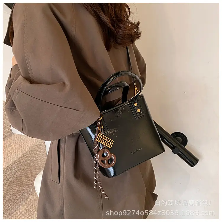 Vintage Brown French Niche Handbag for Women — feature 21
