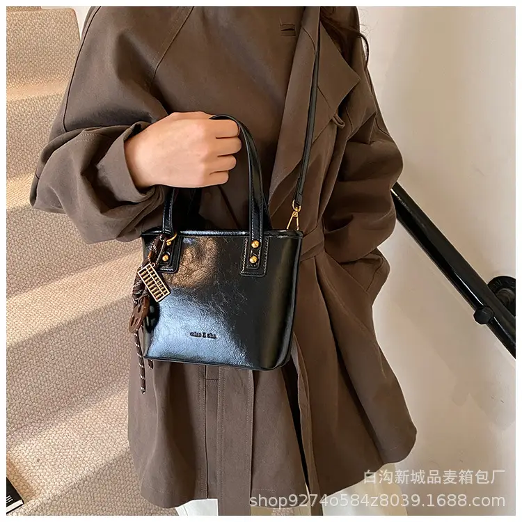 Vintage Brown French Niche Handbag for Women — feature 22