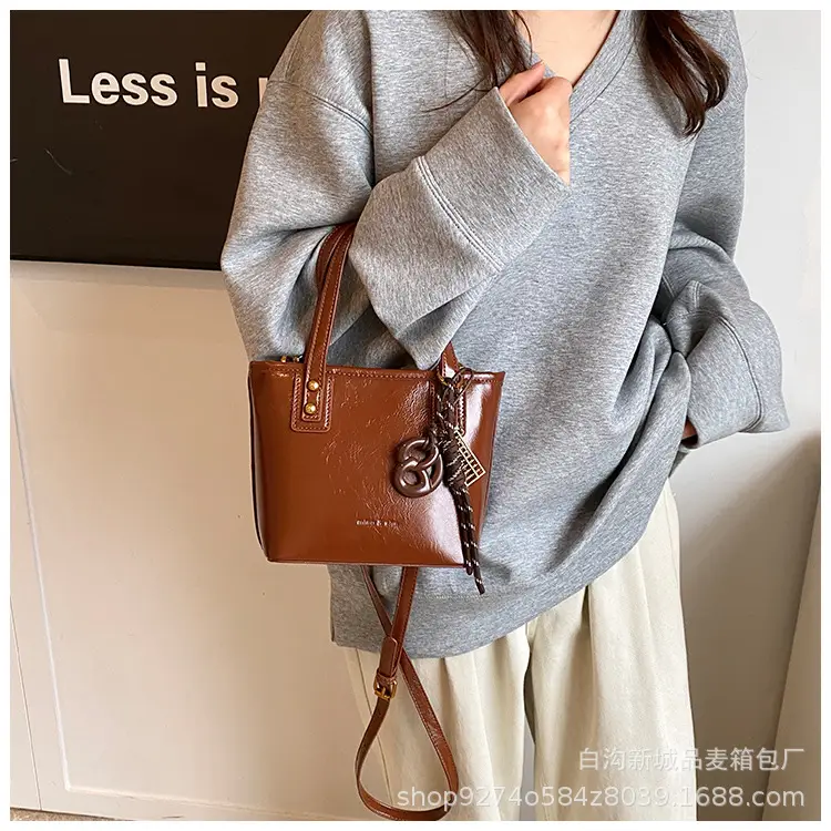 Vintage Brown French Niche Handbag for Women — feature 23