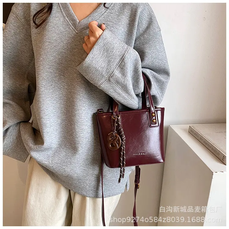 Vintage Brown French Niche Handbag for Women — feature 25