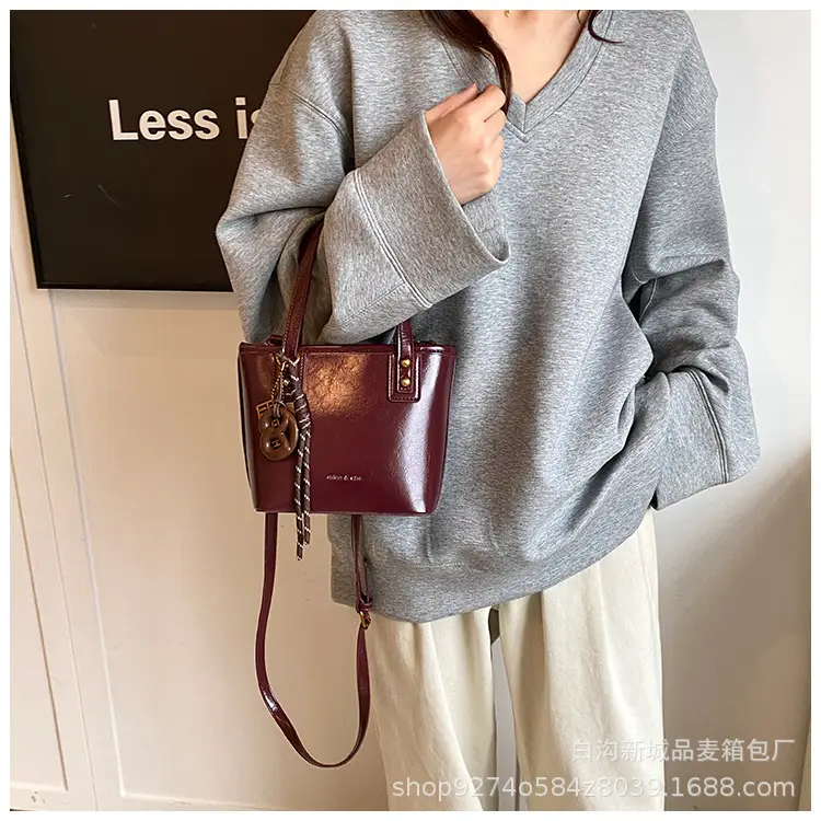 Vintage Brown French Niche Handbag for Women — feature 26