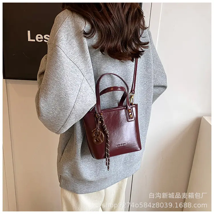 Vintage Brown French Niche Handbag for Women — feature 27