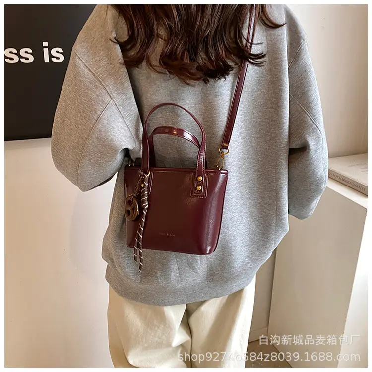 Vintage Brown French Niche Handbag for Women — feature 28