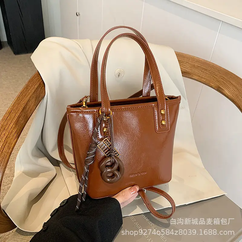 Vintage Brown French Niche Handbag for Women - Image 4