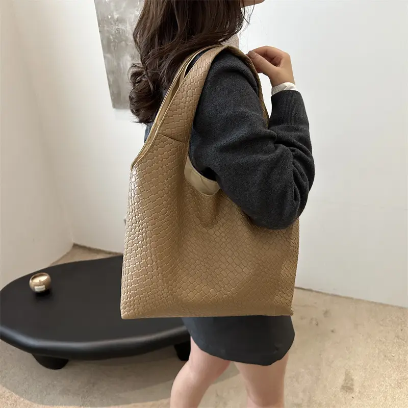 Women's Retro Style Shoulder Bag 2025 New Hot Style - Image 8