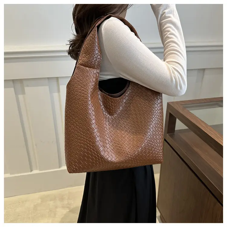 Women's Retro Style Shoulder Bag 2025 New Hot Style — feature 16