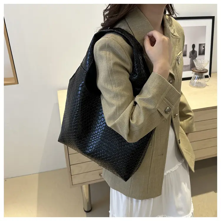 Women's Retro Style Shoulder Bag 2025 New Hot Style — feature 18