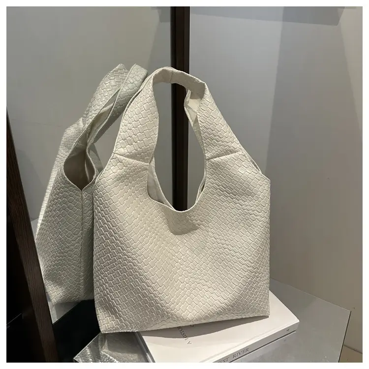 Women's Retro Style Shoulder Bag 2025 New Hot Style — feature 23