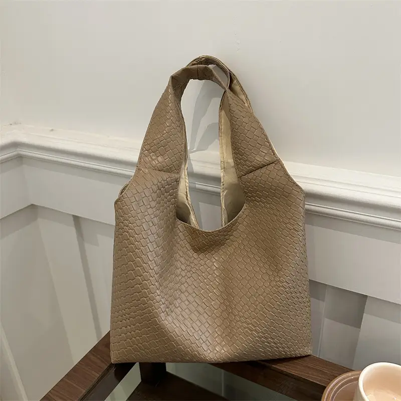 Women's Retro Style Shoulder Bag 2025 New Hot Style - Image 2