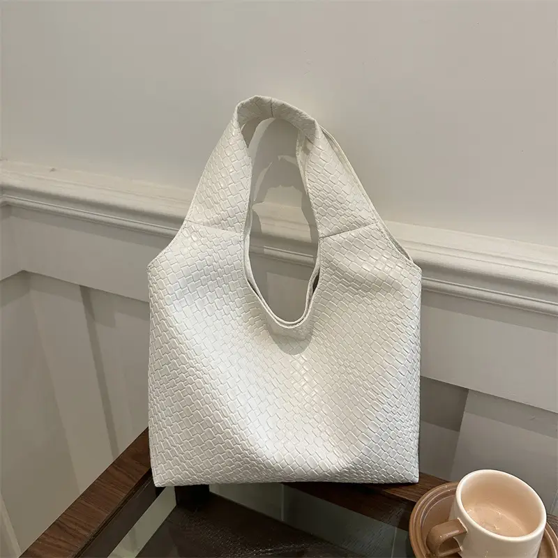 Women's Retro Style Shoulder Bag 2025 New Hot Style - Image 3