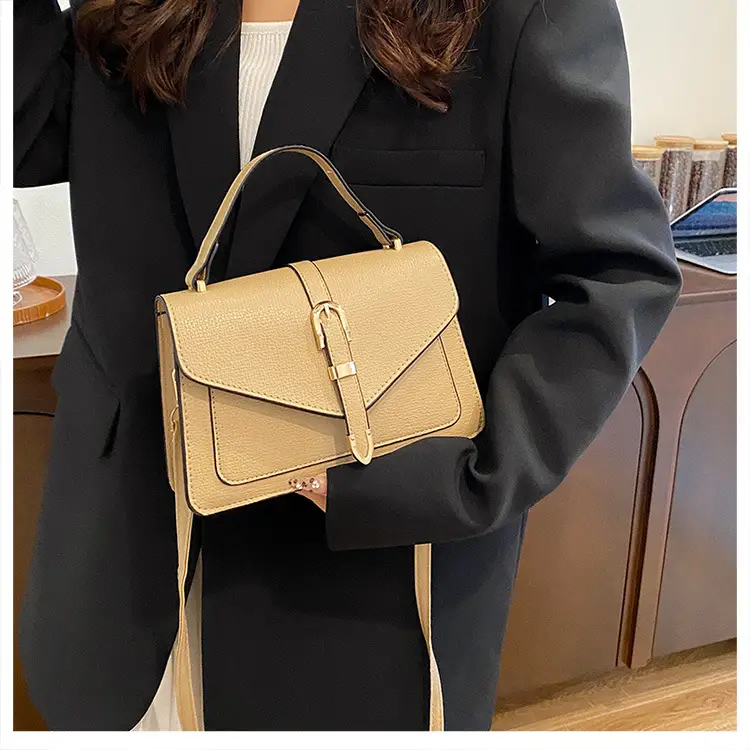 Black Women's Shoulder Bag with Gold Clasp 2025 — feature 13