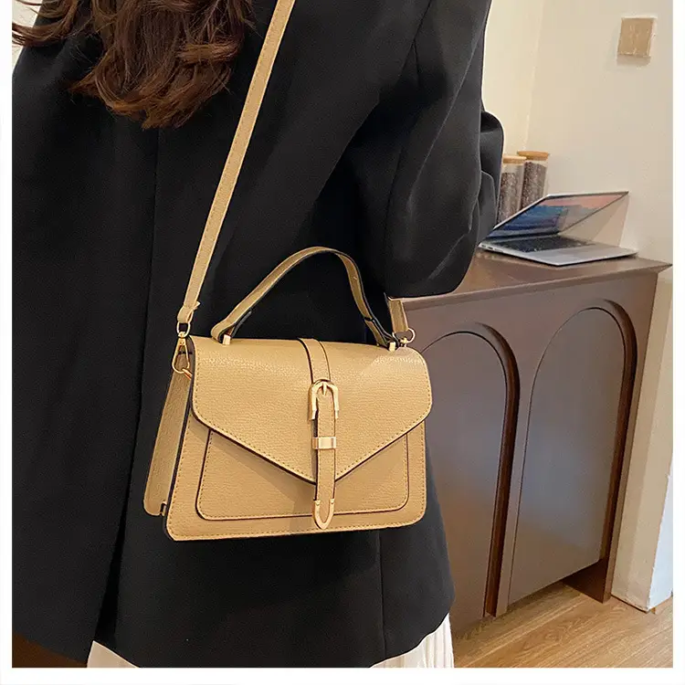 Black Women's Shoulder Bag with Gold Clasp 2025 — feature 15