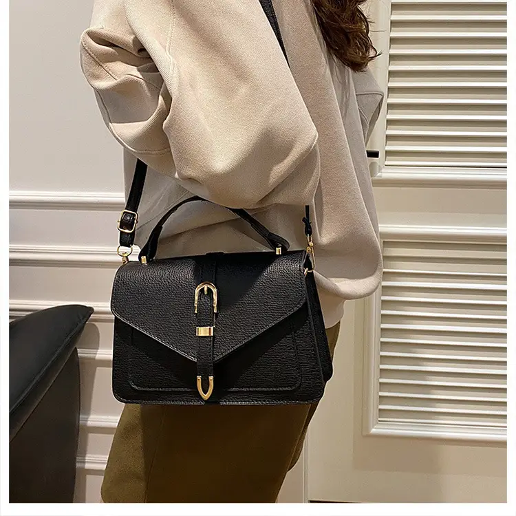 Black Women's Shoulder Bag with Gold Clasp 2025 — feature 9