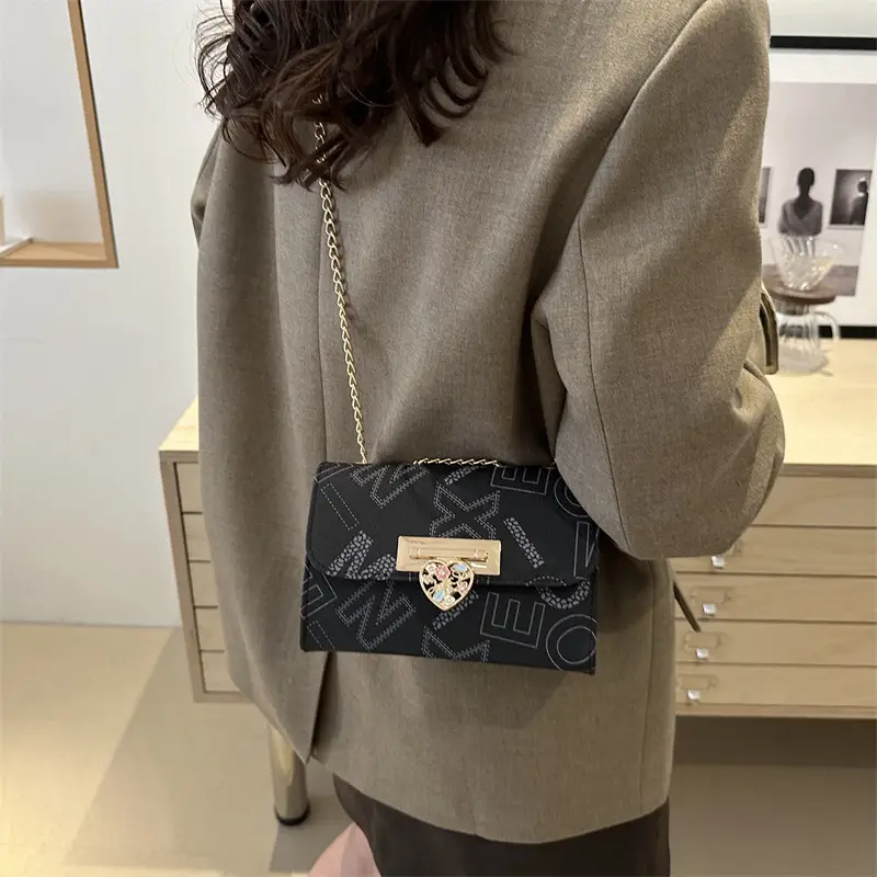 Pink Chain Shoulder Bag for Women 2024 - Image 7