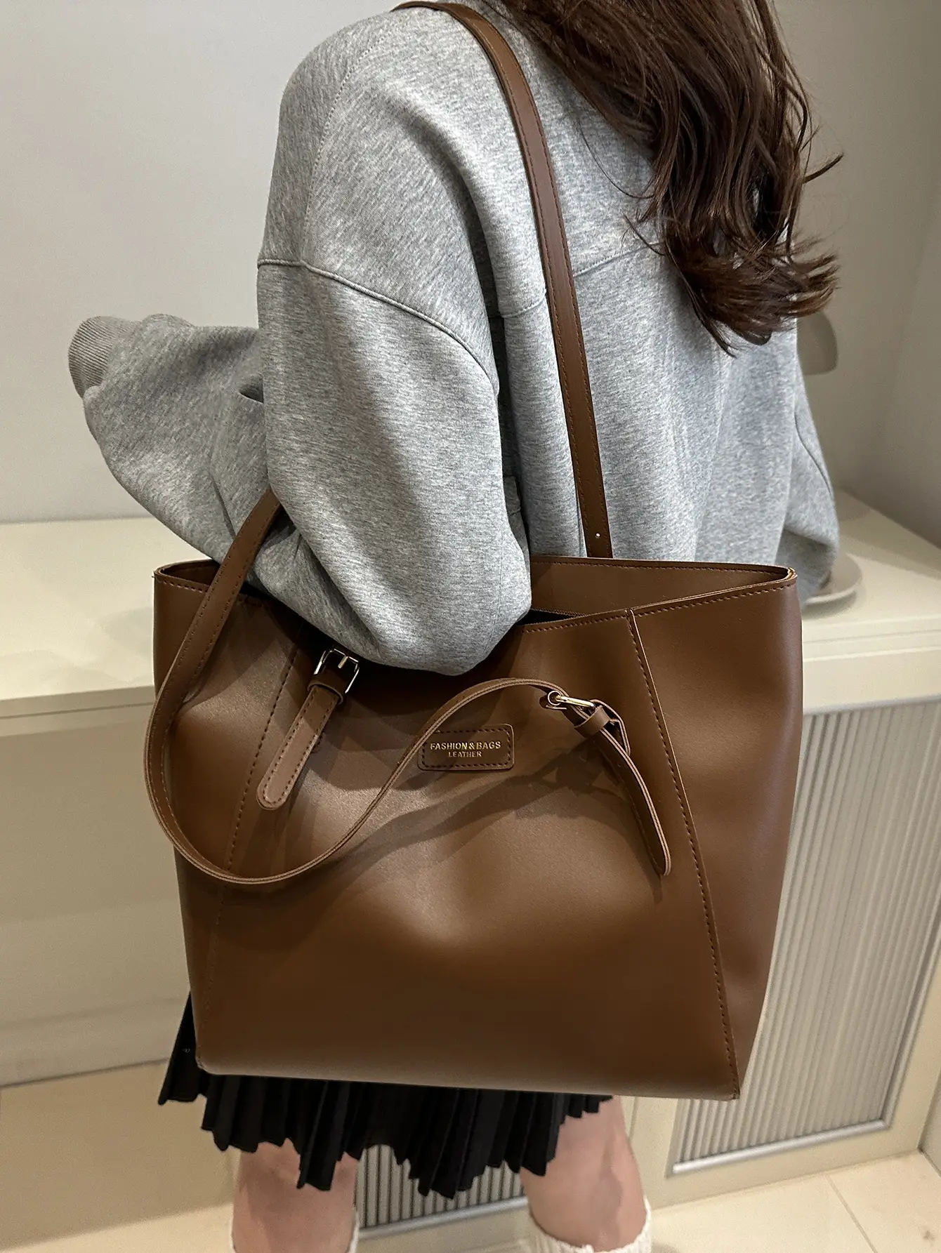 Women's Large Capacity Brown Shoulder Bag 2024