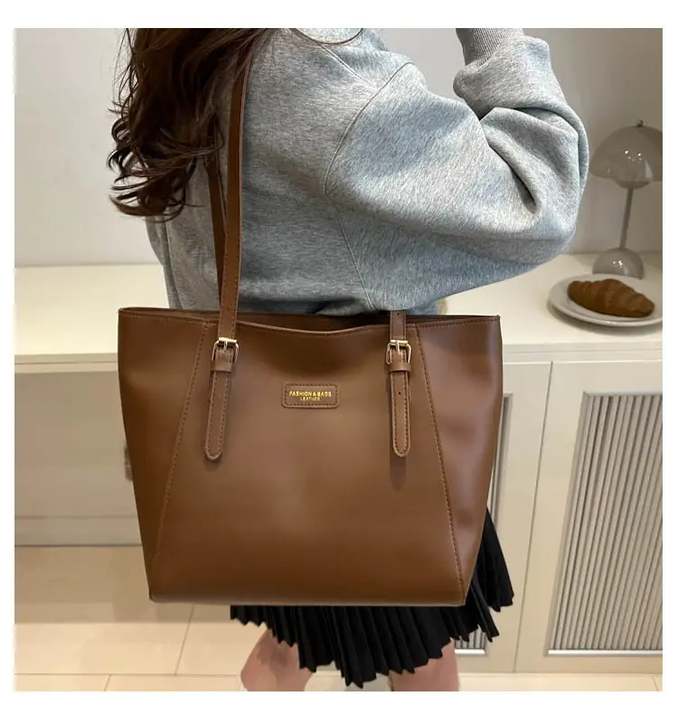 Women's Large Capacity Brown Shoulder Bag 2024 — feature 10