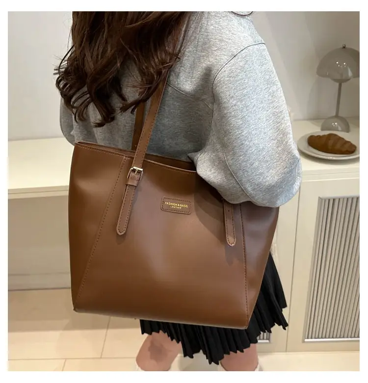 Women's Large Capacity Brown Shoulder Bag 2024 — feature 9