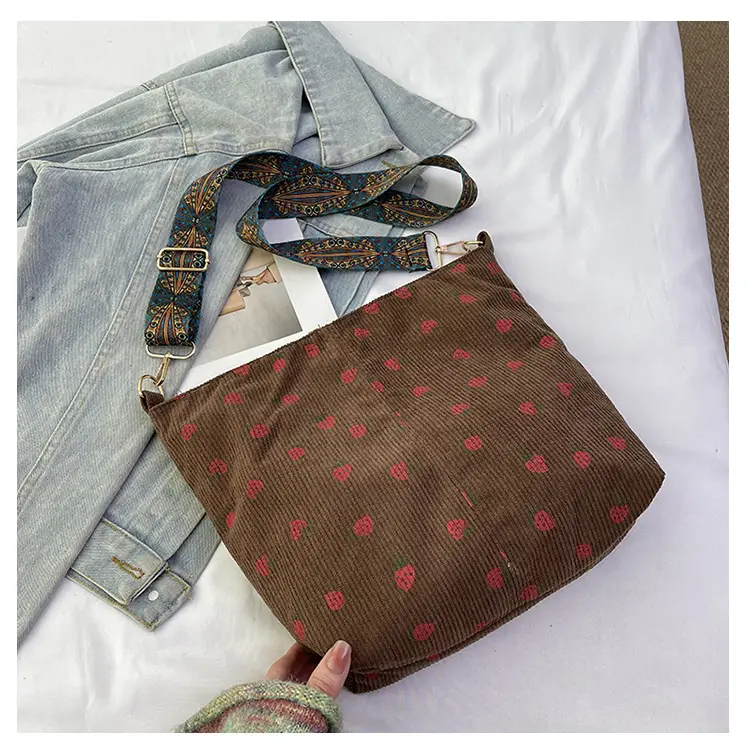 Strawberry Printed Tote Bag for Women - Image 4