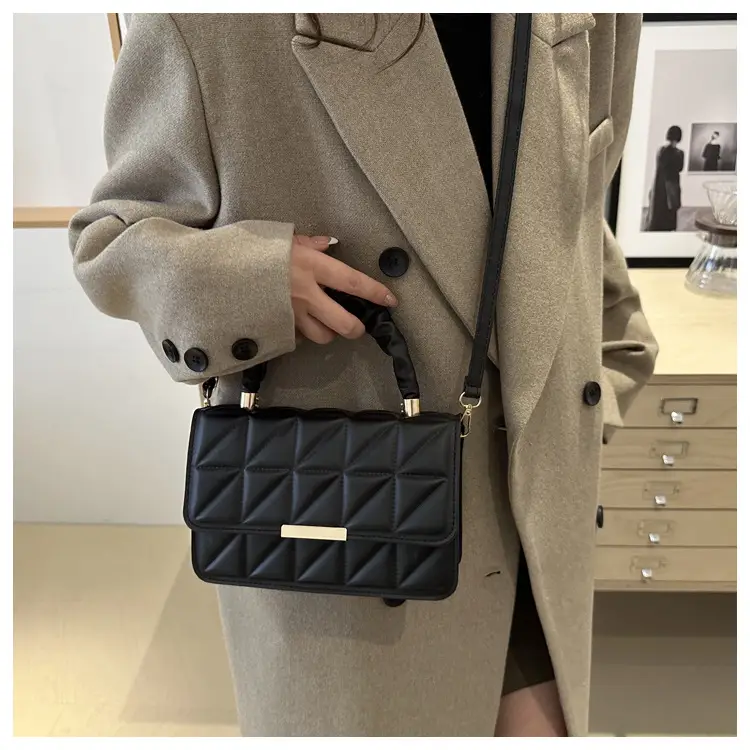 Women's Quilted Brown Shoulder Bag 2024 - Image 9