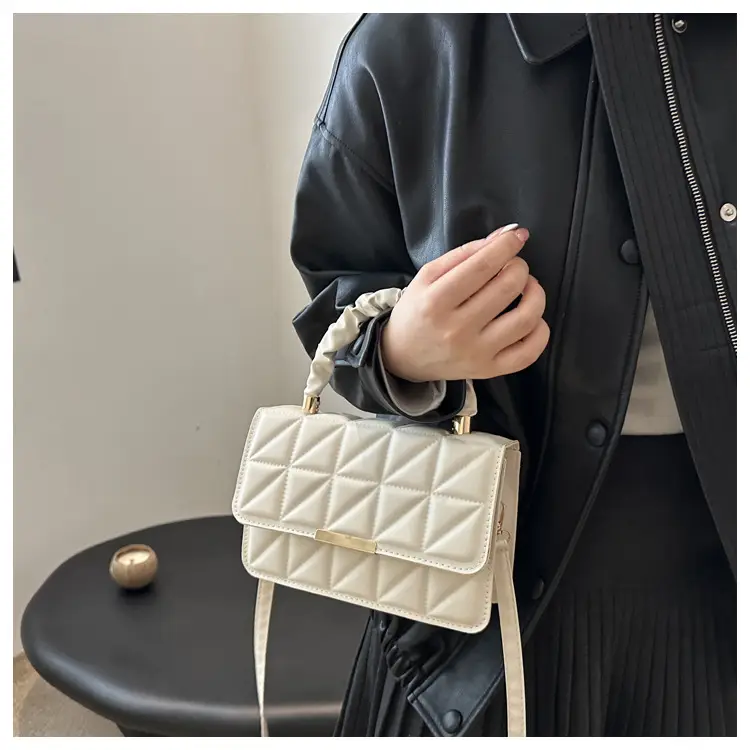 Women's Quilted Brown Shoulder Bag 2024 — feature 9