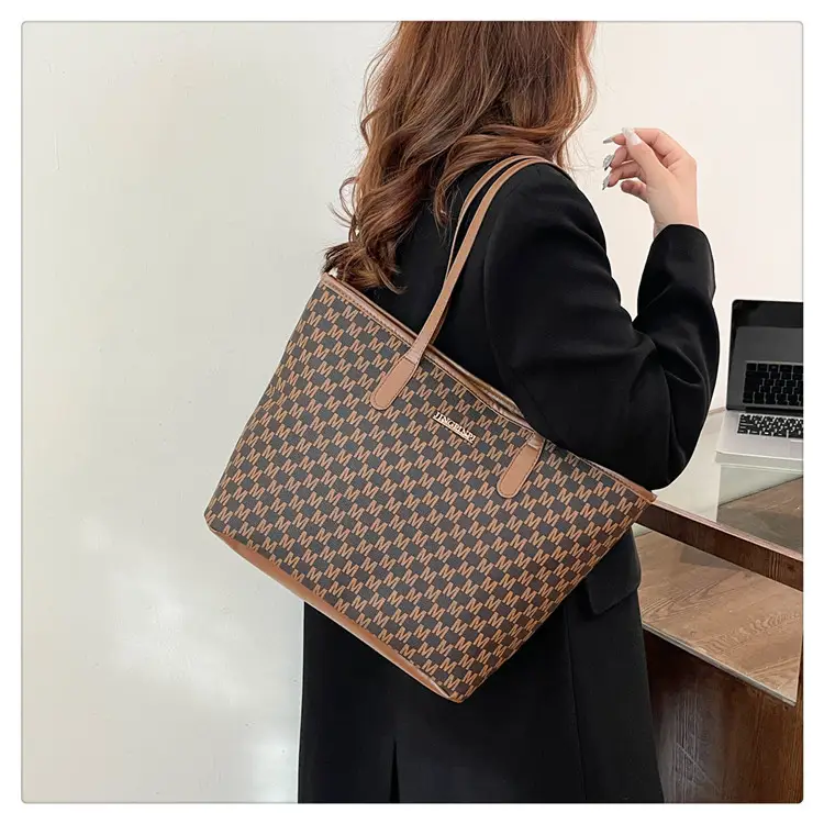 Pink Vintage Checkered Tote Bag for Women Winter Commute — feature 17