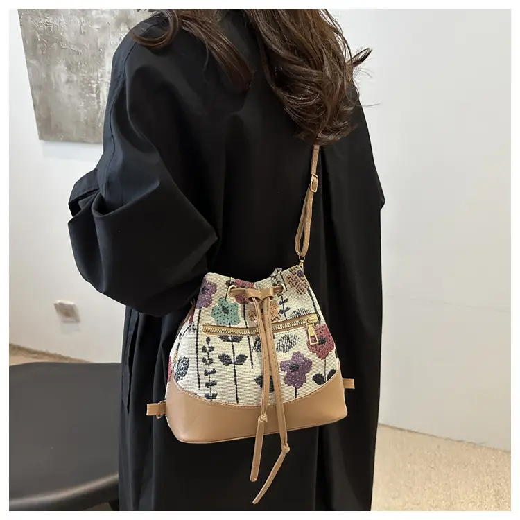 Women's Woven Flower Bucket Bag 2024 Ethnic Commuter — feature 11