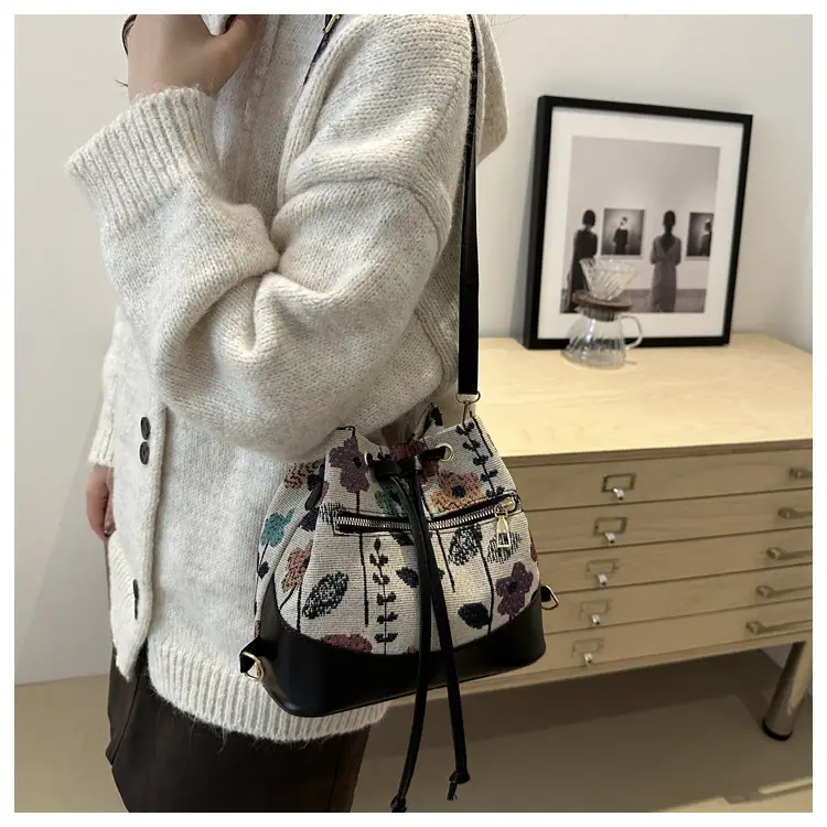 Women's Woven Flower Bucket Bag 2024 Ethnic Commuter — feature 17