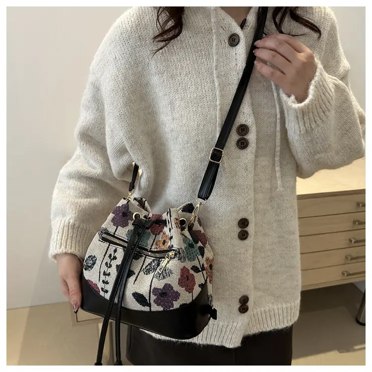 Women's Woven Flower Bucket Bag 2024 Ethnic Commuter — feature 18
