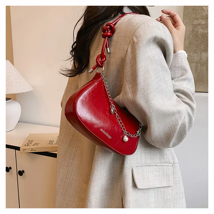 Red Chain Shoulder Bag for Women 2024 Fashion — feature 11