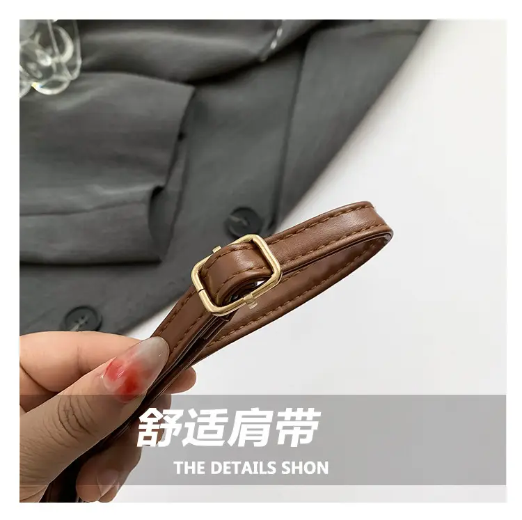 Retro Horseshoe Lock Crossbody Bag Brown 2024 — feature 3