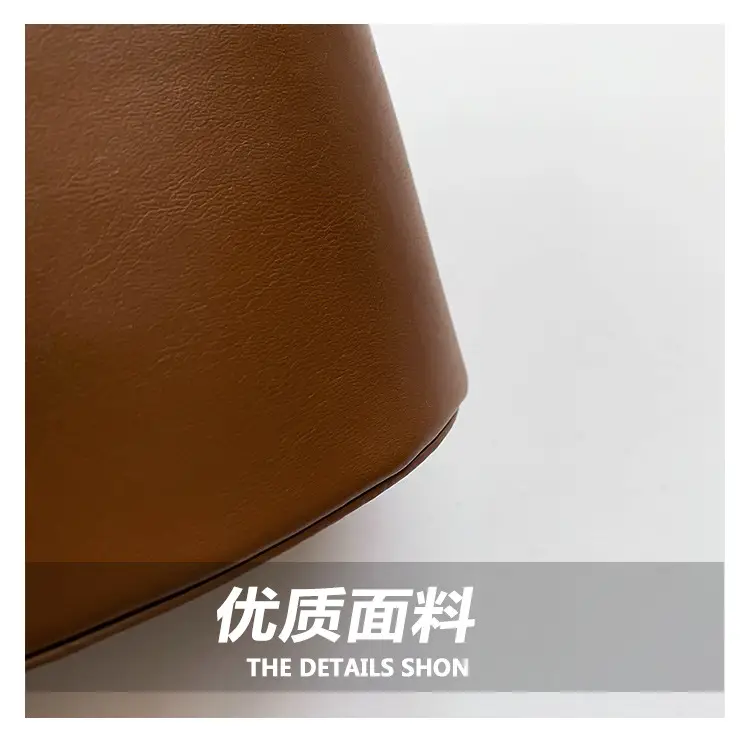 Retro Horseshoe Lock Crossbody Bag Brown 2024 — feature 4