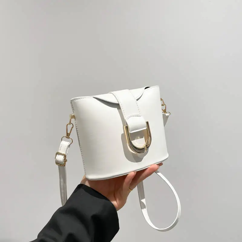 Retro Horseshoe Lock Crossbody Bag Brown 2024 - Image 5