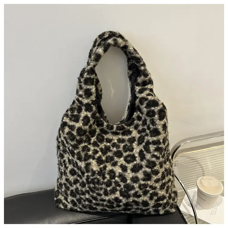 Plush Leopard Print Shoulder Tote Bag for Women - Image 2