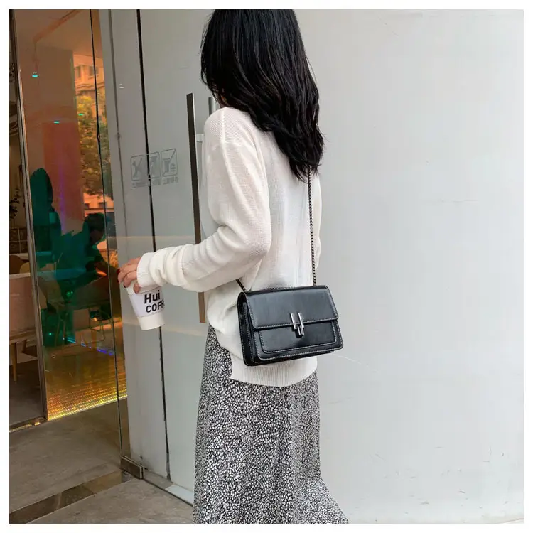 Women's Retro Chain Messenger Bag Small Square Shoulder — feature 15