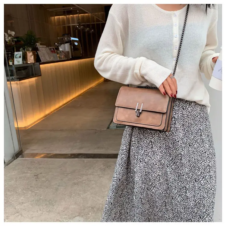 Women's Retro Chain Messenger Bag Small Square Shoulder — feature 19